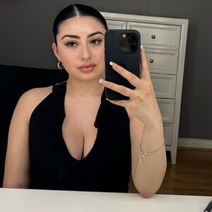 Meet your Posher, Victoria